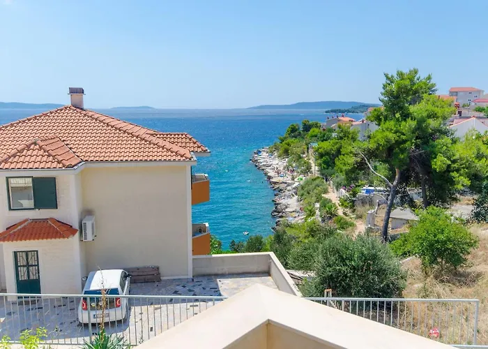 Damjan Villa *